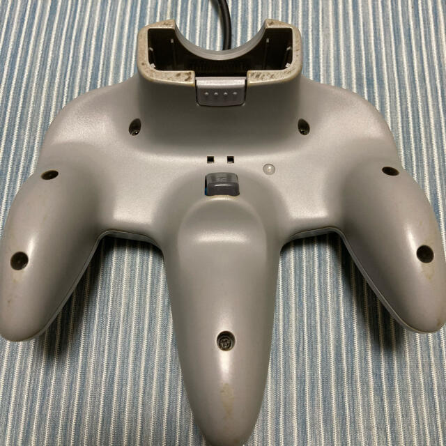 NINTENDO 64(ニンテンドウ64)のNintendo 64 ※ジャンク品、カセット付き エンタメ/ホビーのゲームソフト/ゲーム機本体(家庭用ゲーム機本体)の商品写真