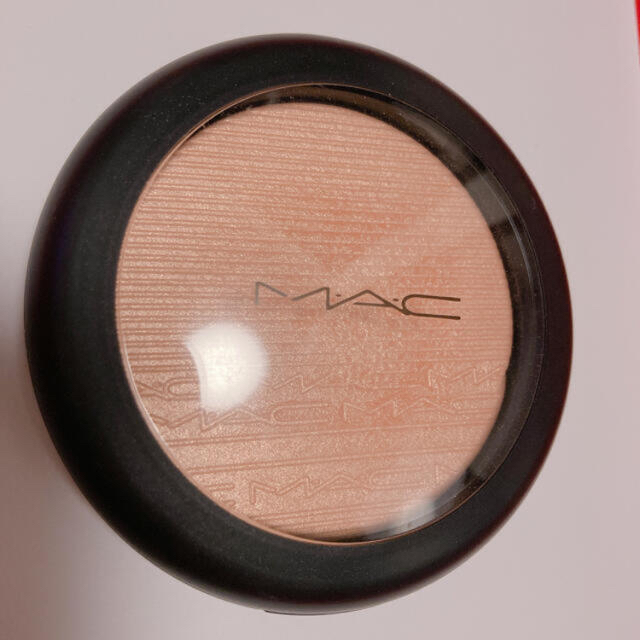 MAC(マック)の美品 MAC アイスドアプリコット ハイライト スキンフィニッシュ コスメ/美容のベースメイク/化粧品(フェイスパウダー)の商品写真