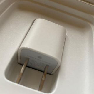 アップル(Apple)のiPhone 充電　アダプタ(バッテリー/充電器)