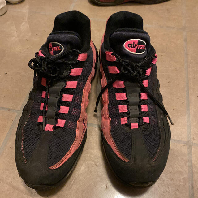 NIKE(ナイキ)のNIKE AIR MAX 95 BLACK/PINK メンズの靴/シューズ(スニーカー)の商品写真