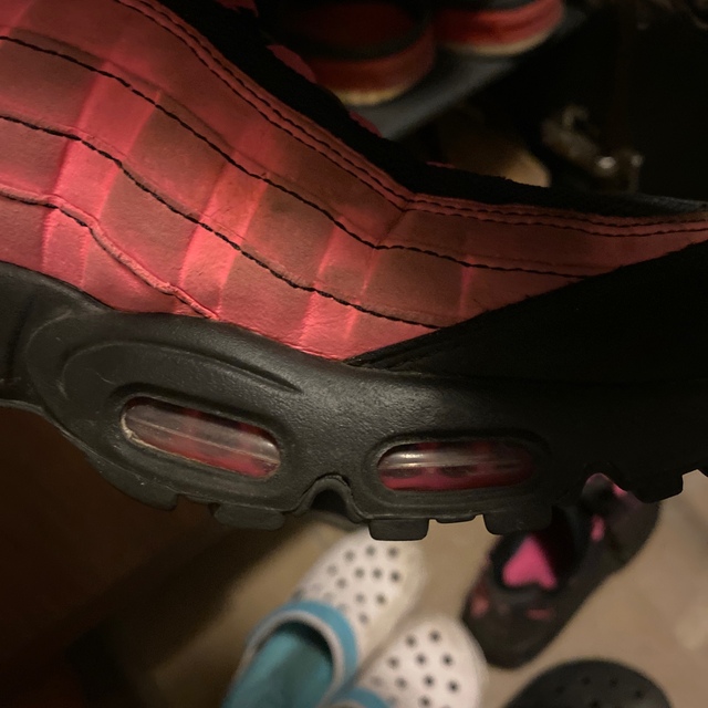 NIKE(ナイキ)のNIKE AIR MAX 95 BLACK/PINK メンズの靴/シューズ(スニーカー)の商品写真