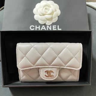 シャネル(CHANEL)のちぃ様専用　新作⭐︎CHANELシャネル　二つ折りカードケース　グレー　(財布)