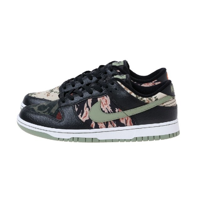 NIKE(ナイキ)の★新品★ NIKE DUNK LOW SE Black Multi-Camo  メンズの靴/シューズ(スニーカー)の商品写真