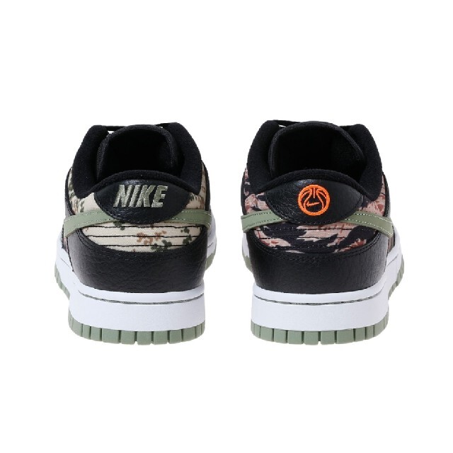 NIKE(ナイキ)の★新品★ NIKE DUNK LOW SE Black Multi-Camo  メンズの靴/シューズ(スニーカー)の商品写真