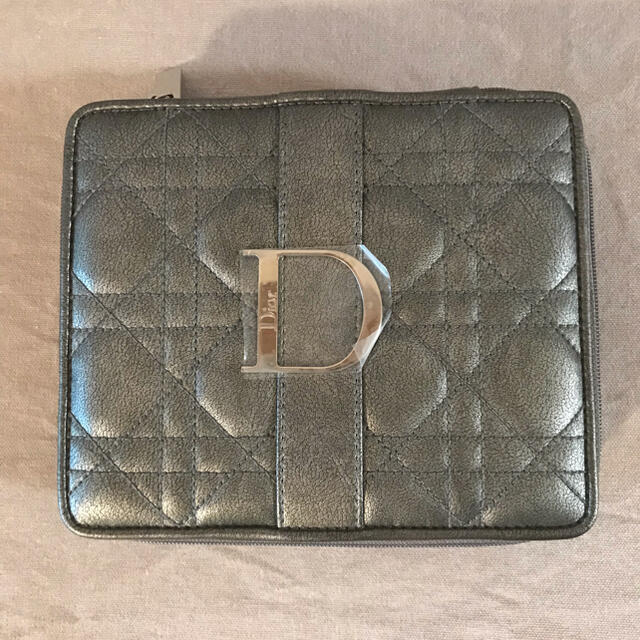 Christian Dior(クリスチャンディオール)のDior ディオール★コスメポーチ ミラー付き 非売品 カナージュ★渋いシルバー レディースのバッグ(その他)の商品写真