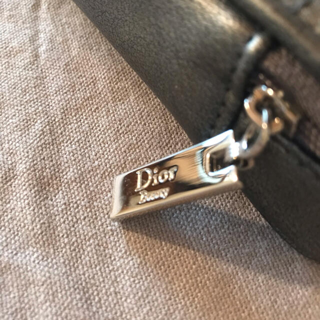 Christian Dior(クリスチャンディオール)のDior ディオール★コスメポーチ ミラー付き 非売品 カナージュ★渋いシルバー レディースのバッグ(その他)の商品写真