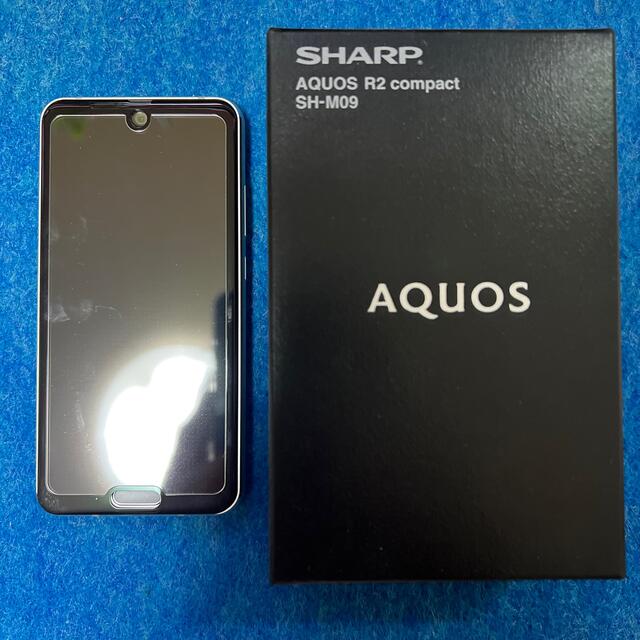 AQUOS(アクオス)のSHARP AQUOS R2 compact SH-M09 W スマホ/家電/カメラのスマートフォン/携帯電話(スマートフォン本体)の商品写真