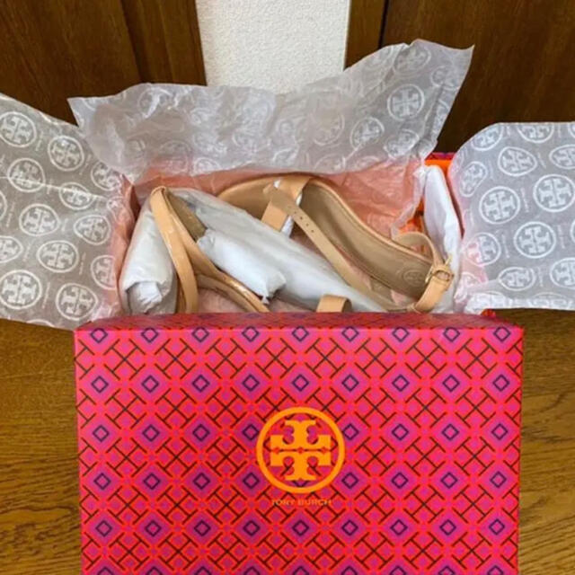 Tory Burch(トリーバーチ)のトリーバーチ サンダル ストラップ　靴　ELANA レザー　85mm レディースの靴/シューズ(ハイヒール/パンプス)の商品写真