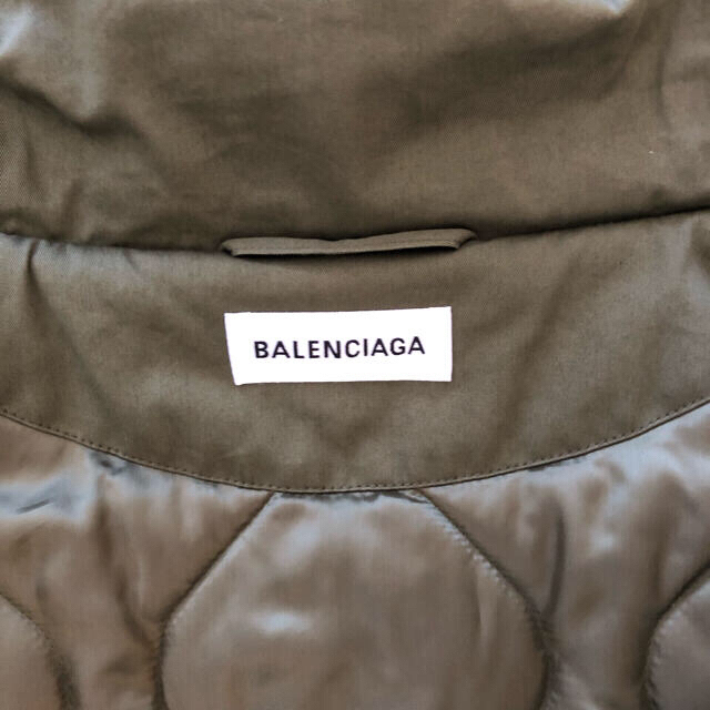 Balenciaga(バレンシアガ)のAnnie 様専用　　　バレンシアガ　34 新品 レディースのジャケット/アウター(ダウンコート)の商品写真