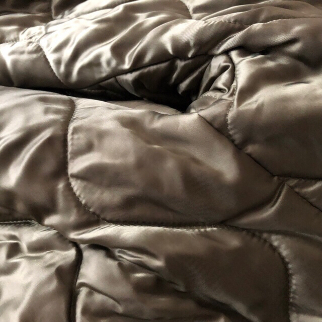 Balenciaga(バレンシアガ)のAnnie 様専用　　　バレンシアガ　34 新品 レディースのジャケット/アウター(ダウンコート)の商品写真