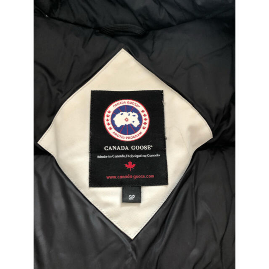 CANADA GOOSE(カナダグース)の【最終値下げ】カナダグース　ラブラドール　ダウンジャケット レディースのジャケット/アウター(ダウンジャケット)の商品写真