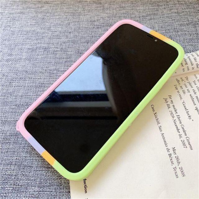 プッシュポップ知育 玩具 減圧 グッズバブルレインボー　 iPhone12ケース スマホ/家電/カメラのスマホアクセサリー(iPhoneケース)の商品写真