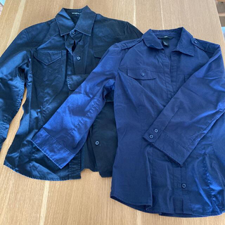 黒と紺色のシャツ2枚＋ブラウス1枚(シャツ/ブラウス(長袖/七分))