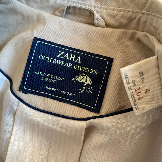 ZARA KIDS(ザラキッズ)のZARA キッズ　トレンチ　コート　104  size4 キッズ/ベビー/マタニティのキッズ服女の子用(90cm~)(ジャケット/上着)の商品写真