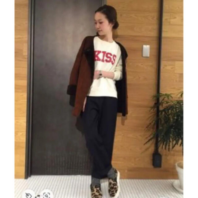 芸能人多数着用✨‼️❤️RIKA❤️KISS スゥェットトレーナー 販売場所 メゾンキツネ スウェット 芸能人多数着用 スウェット