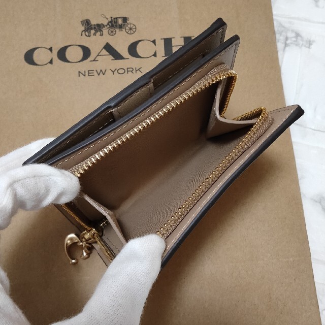 COACH  コーチ 二つ折財布 馬車 シグネチャー ブラウン ブラック