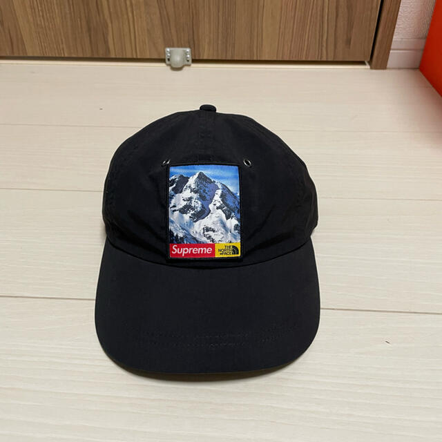 Supreme(シュプリーム)のSUPREME TNF Mountain 6-Panel Hat cap メンズの帽子(キャップ)の商品写真