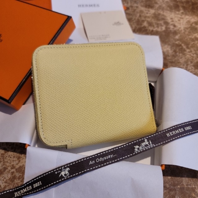 新品 ☆ HERMES エルメス シルクインコンパクト 1