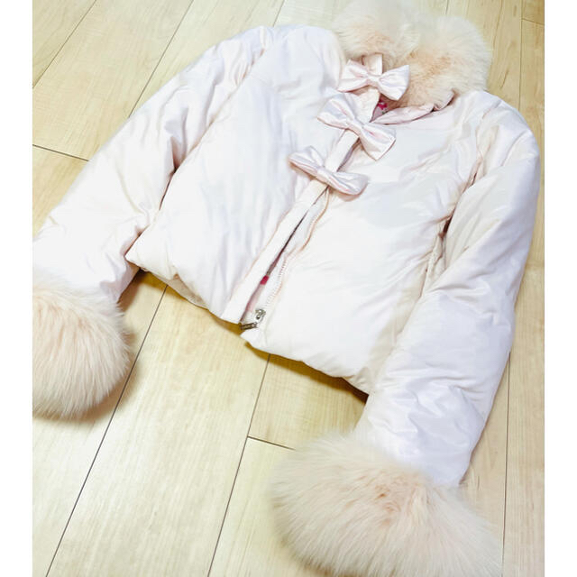 R・F(アールエフ)のボリューム　フォックスファー　ダウン　花柄　可愛い　ピンク レディースのジャケット/アウター(ダウンコート)の商品写真