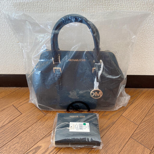 Michael Kors(マイケルコース)の【未使用】MICHAEL KORS バッグ 財布 セット レディースのバッグ(ハンドバッグ)の商品写真