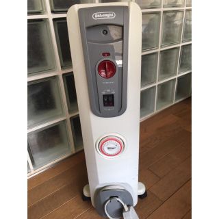 デロンギ(DeLonghi)のセール！DeLonghi  デロンギ　オイルヒーター(オイルヒーター)