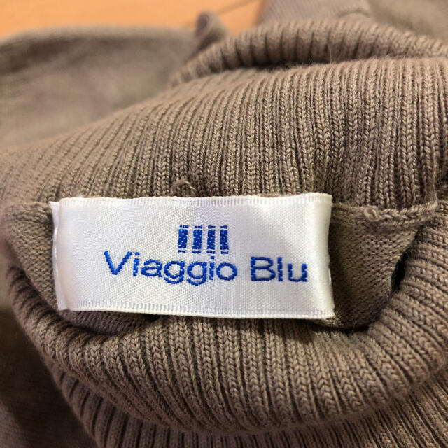 VIAGGIO BLU(ビアッジョブルー)の【未使用】ビアッジョブルー　半袖ニット　タートルネック レディースのトップス(ニット/セーター)の商品写真