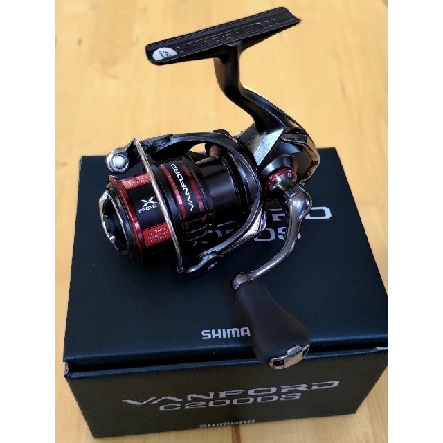 SHIMANO(シマノ)のシマノ 20ヴァンフォード C2000S スポーツ/アウトドアのフィッシング(リール)の商品写真