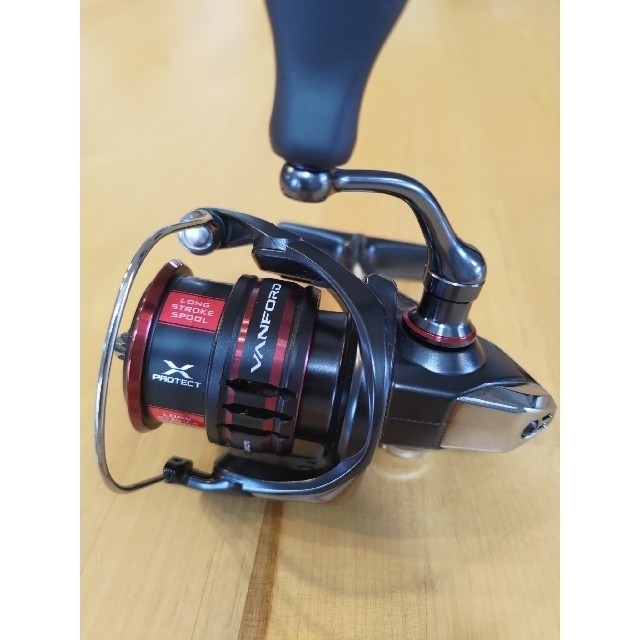 SHIMANO(シマノ)のシマノ 20ヴァンフォード C2000S スポーツ/アウトドアのフィッシング(リール)の商品写真