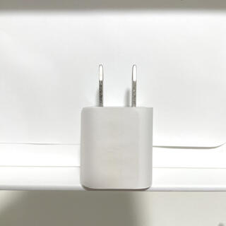 アップル(Apple)のAPPLE iPhone 電源アダプタ　新品未使用(バッテリー/充電器)