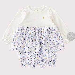 ケイトスペードニューヨーク(kate spade new york)の【美品】Kate Spade レイエット ミニ フローラル ショートオール 80(ロンパース)