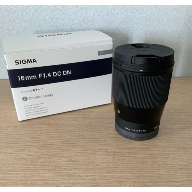 SIGMA(シグマ)のSIGMA 16mm Ｆ1.4 DC DN Contemporary C017 スマホ/家電/カメラのカメラ(レンズ(単焦点))の商品写真