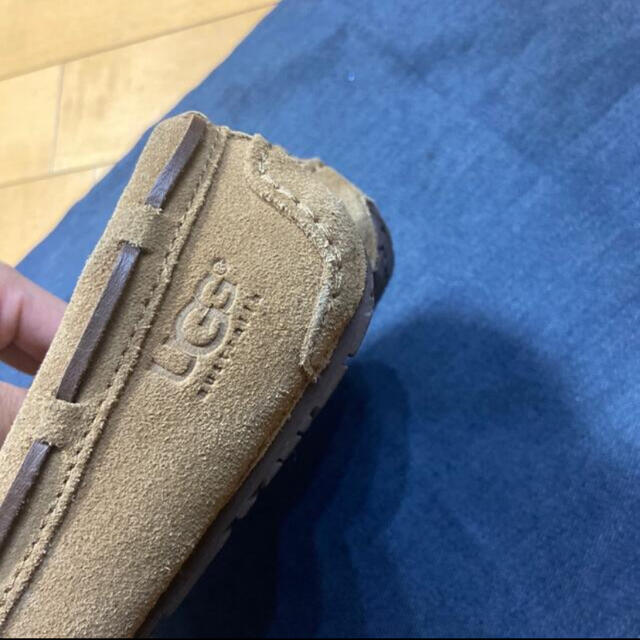 UGG(アグ)のUGG キッズ　ムートン　モカシン　キャメル　19.5cm スリッポン キッズ/ベビー/マタニティのキッズ靴/シューズ(15cm~)(スリッポン)の商品写真