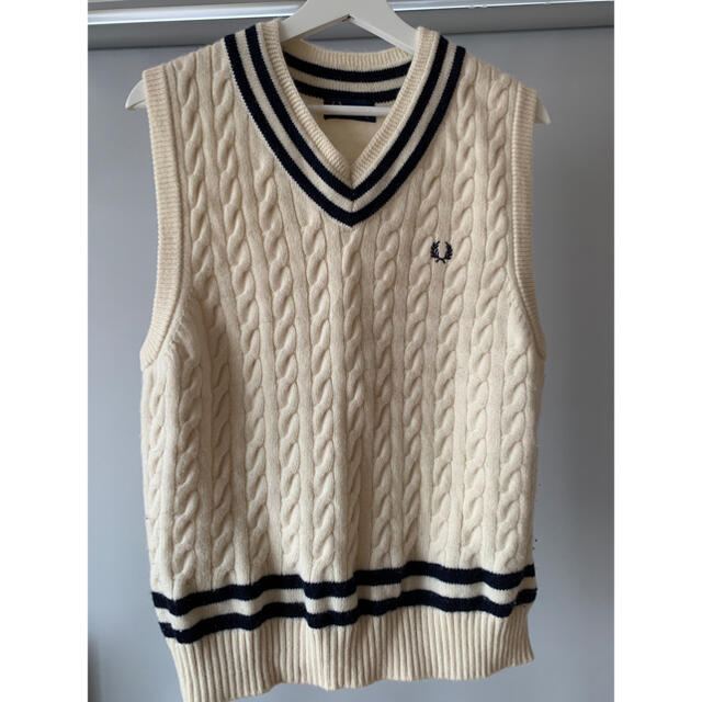 FRED PERRY(フレッドペリー)のFURED PERRY Tilden Vest メンズのトップス(ニット/セーター)の商品写真