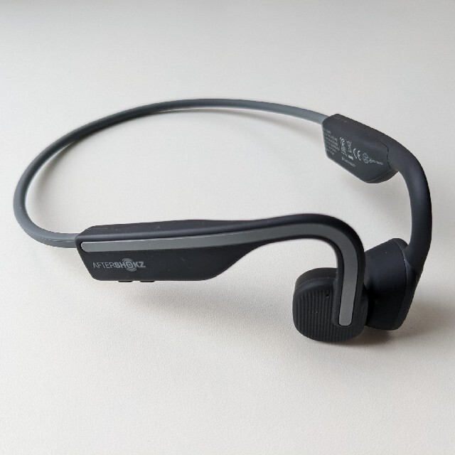 AFTERSHOKZ OPENMOVE 骨伝導イヤホン スマホ/家電/カメラのオーディオ機器(ヘッドフォン/イヤフォン)の商品写真