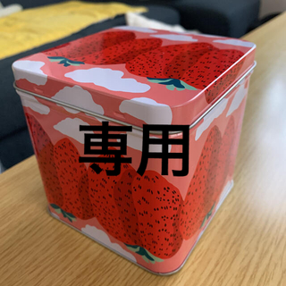 マリメッコ(marimekko)の未使用　マリメッコ　マンシッカヴォレット　空き缶　いちごの山(小物入れ)