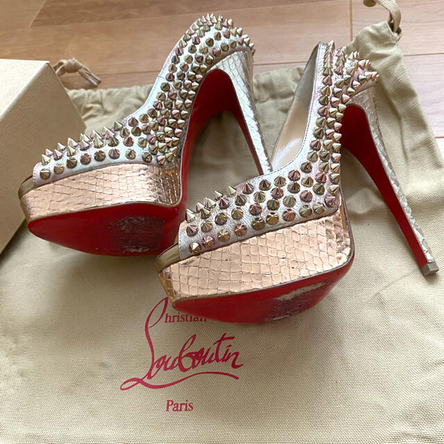 Christian Louboutin(クリスチャンルブタン)のピンヒール　ハイヒール　ルブタン レディースの靴/シューズ(ハイヒール/パンプス)の商品写真