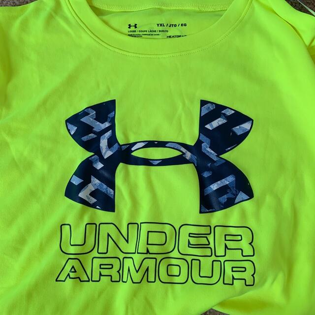 UNDER ARMOUR(アンダーアーマー)の蛍光色　アンダーアーマ　Tシャツ　160センチ キッズ/ベビー/マタニティのキッズ服男の子用(90cm~)(Tシャツ/カットソー)の商品写真