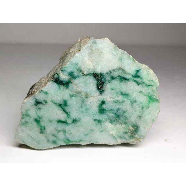 白緑 281g 翡翠 ヒスイ 翡翠原石 原石 鉱物 鑑賞石 自然石 誕生石 宝石