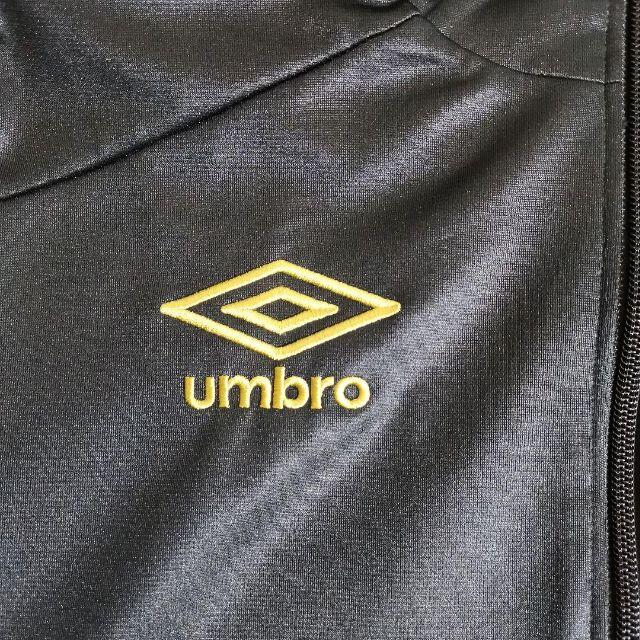 UMBRO(アンブロ)のアンブロ ナイロンジャケット ジャージ ワンポイントロゴ フード メンズのジャケット/アウター(ナイロンジャケット)の商品写真