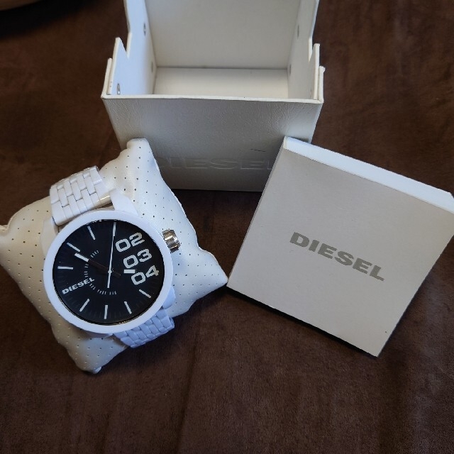 DIESEL - DIESEL☆腕時計☆ビッグフェイス☆箱あり(劣化あり)☆白の