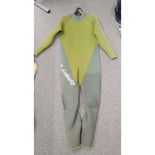 ウエットスーツ　ウオトル(マリン/スイミング)