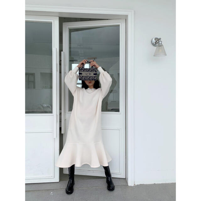 ZARA - VERY掲載 ロマンティックスウェットワンピ LONG WHITEの通販 by