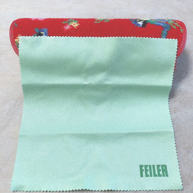 FEILER(フェイラー)のangel888様ご専用 FEILER 人気の赤ハイジ柄 メガネケース 未使用品 レディースのファッション小物(サングラス/メガネ)の商品写真