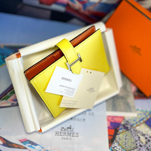 Hermes - 【正規品】最新 HERMES 美品 ✨エルメス 『べアン』コンパクト 2020年