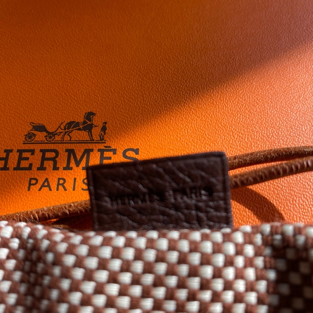 Hermes(エルメス)の新品　タグ付き　エルメス皮紐バッグ ハンドメイドのファッション小物(バッグ)の商品写真