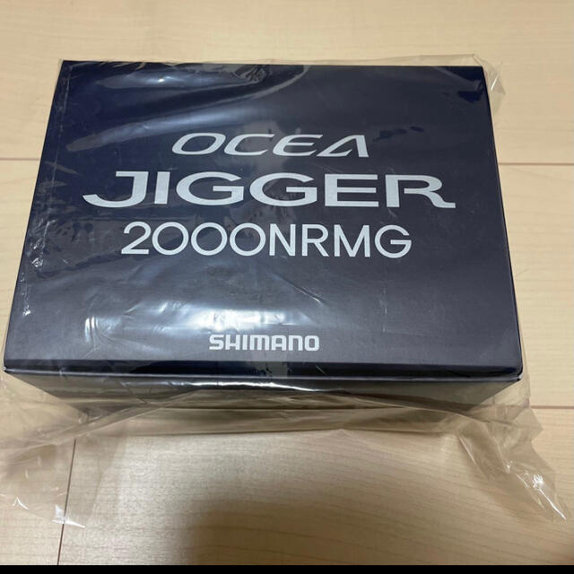 SHIMANO(シマノ)の【新品】シマノ 21 オシアジガー 2000NRMG 右巻き スポーツ/アウトドアのフィッシング(リール)の商品写真