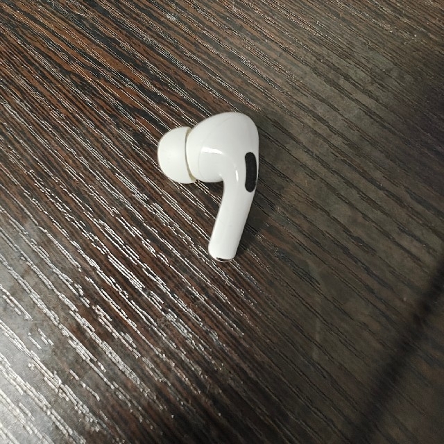 Apple(アップル)のAirPods Pro / A2084 (左耳)  片耳 スマホ/家電/カメラのオーディオ機器(ヘッドフォン/イヤフォン)の商品写真