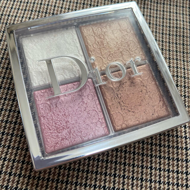 Dior(ディオール)のバックステージ フェイス グロウ パレット 001 コスメ/美容のベースメイク/化粧品(フェイスカラー)の商品写真
