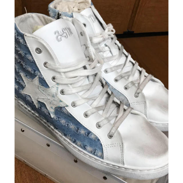 GOLDEN GOOSE(ゴールデングース)の【新品】2star ハイカットスニーカー メンズの靴/シューズ(スニーカー)の商品写真