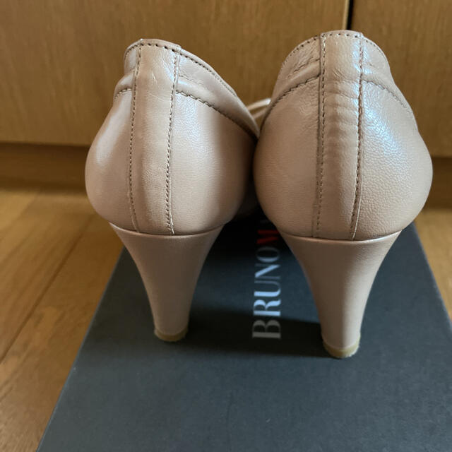 即納再入荷 BRUNOMAGLI - 美品 BRUNOMAGLI ブルーノマリ ベージュ リボン パンプス 34.5の通販 by meme's shop|ブルーノマリならラクマ 低価在庫あ